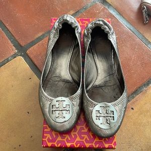 Tory burch reva flat